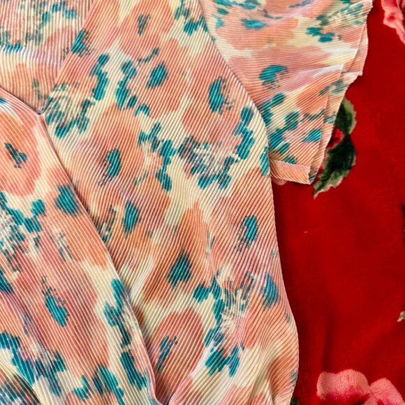 ASTR The Label Short Sleeve Plissé Top in Blush Pink Blue Women’s Size Large - Picture 8 of 11